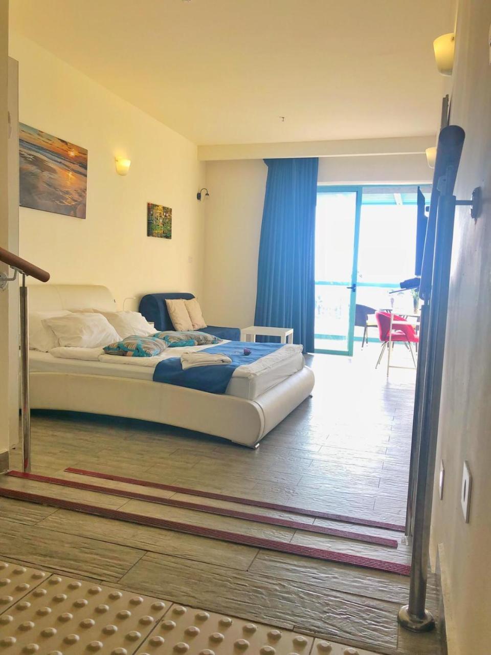 Sur La Mer Hotel Ашдод Экстерьер фото
